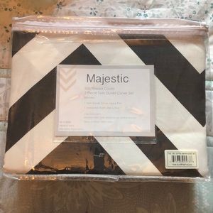 New - Twin 2 piece 100% cotton duvet cover.